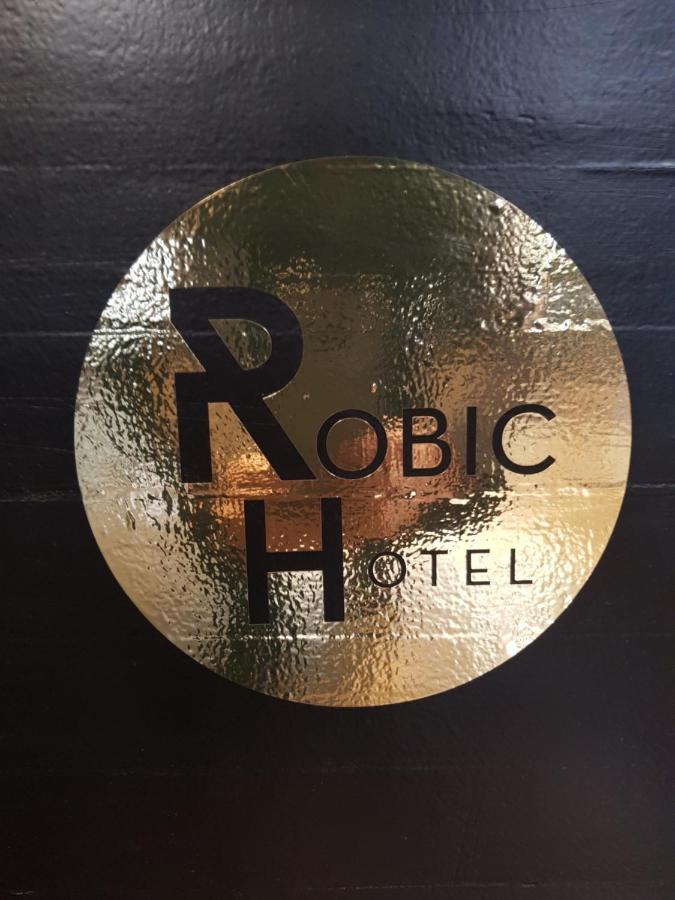 Brit Hotel Essentiel Pontivy Robic Exteriér fotografie