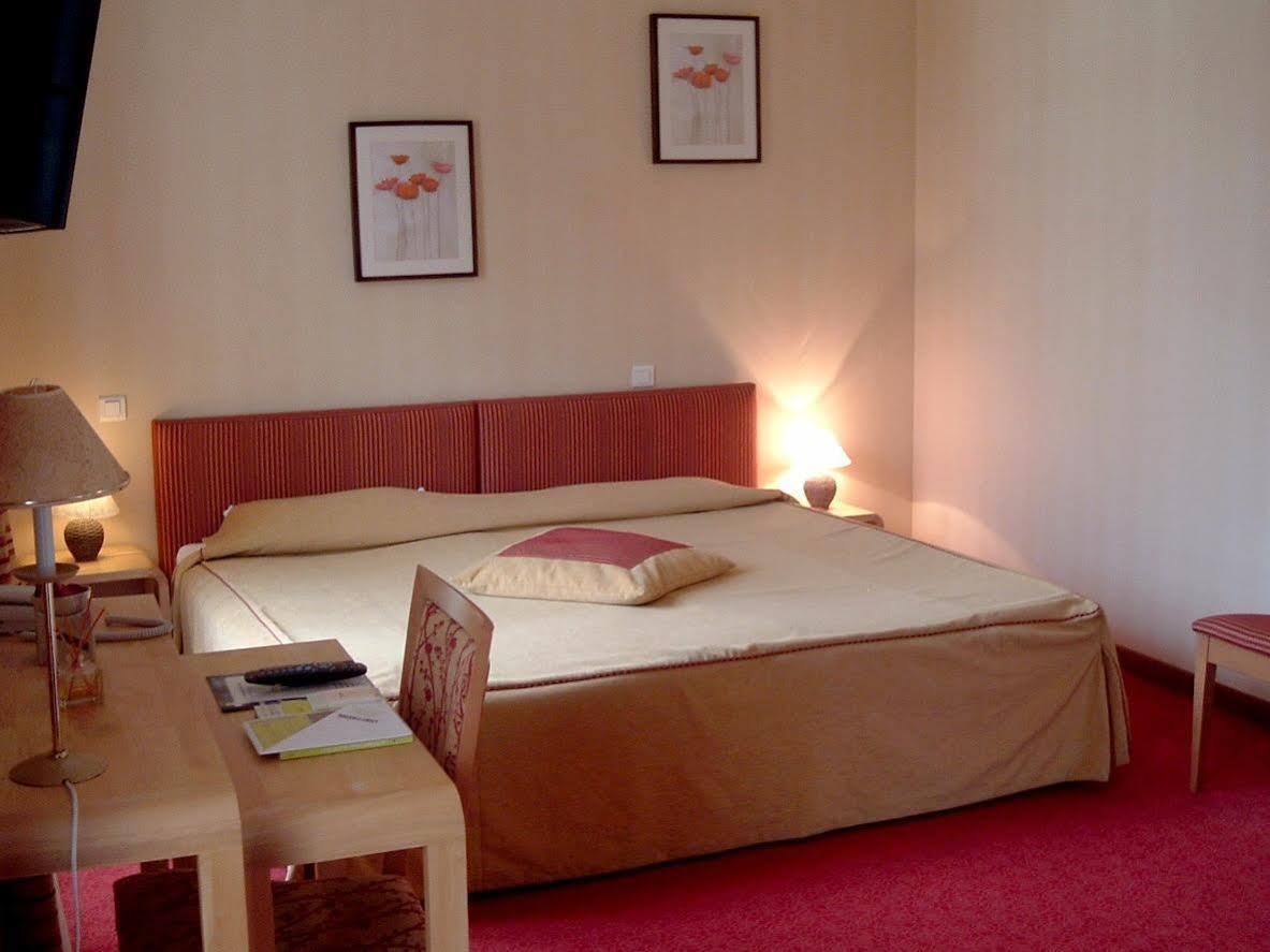 Brit Hotel Essentiel Pontivy Robic Exteriér fotografie